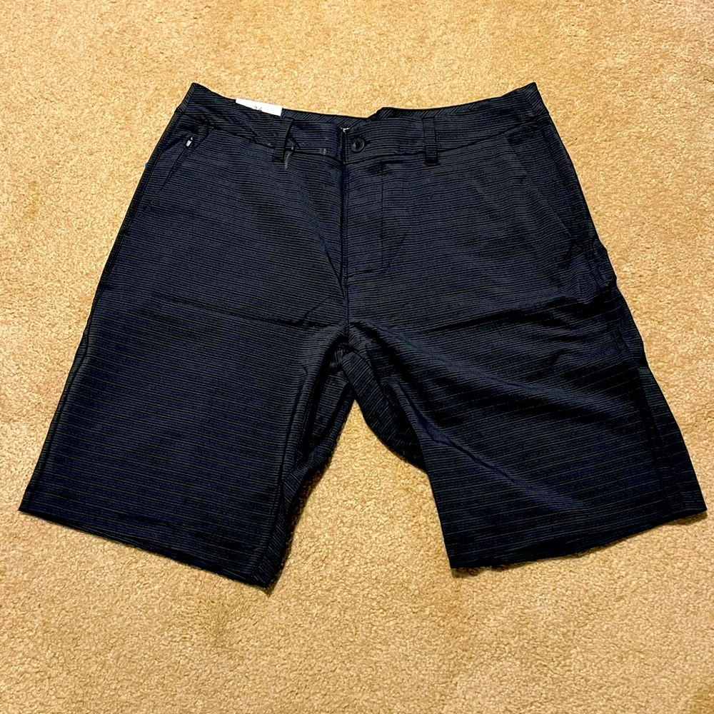 NWT - XL Men’s Golf Shorts - Breathable/dry